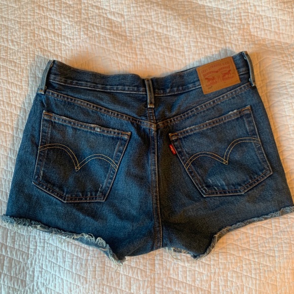 Levi Jean Shorts - Picture 2 of 2
